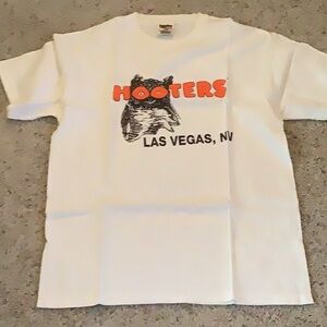Hooters, Las Vegas size L